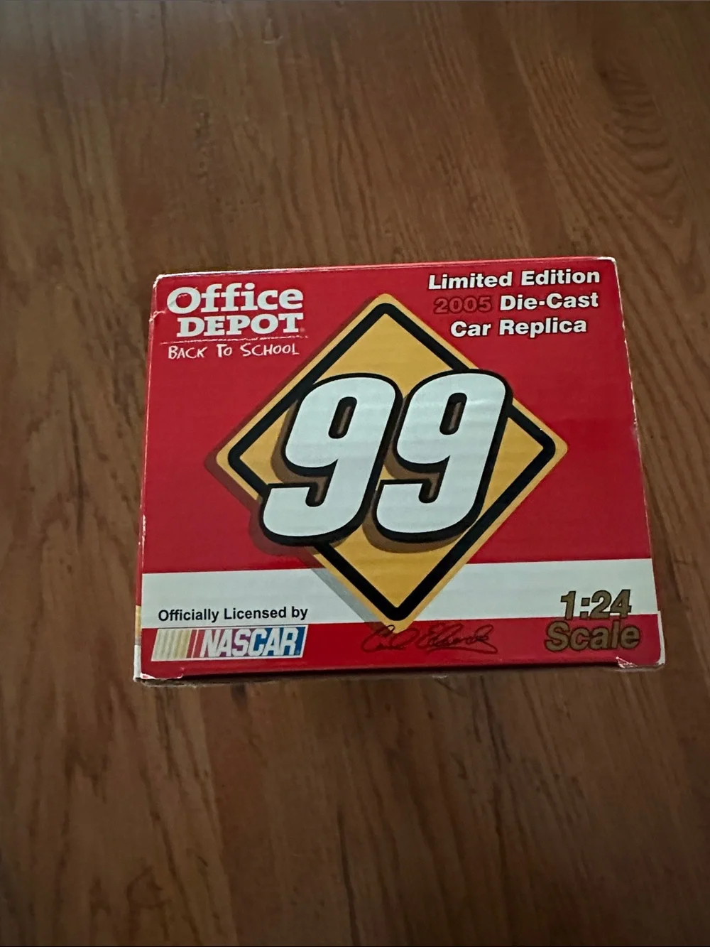 NWT Carl Edward’s #99 Office Depot Back to School 2005 NASCAR 1:24 Diecast